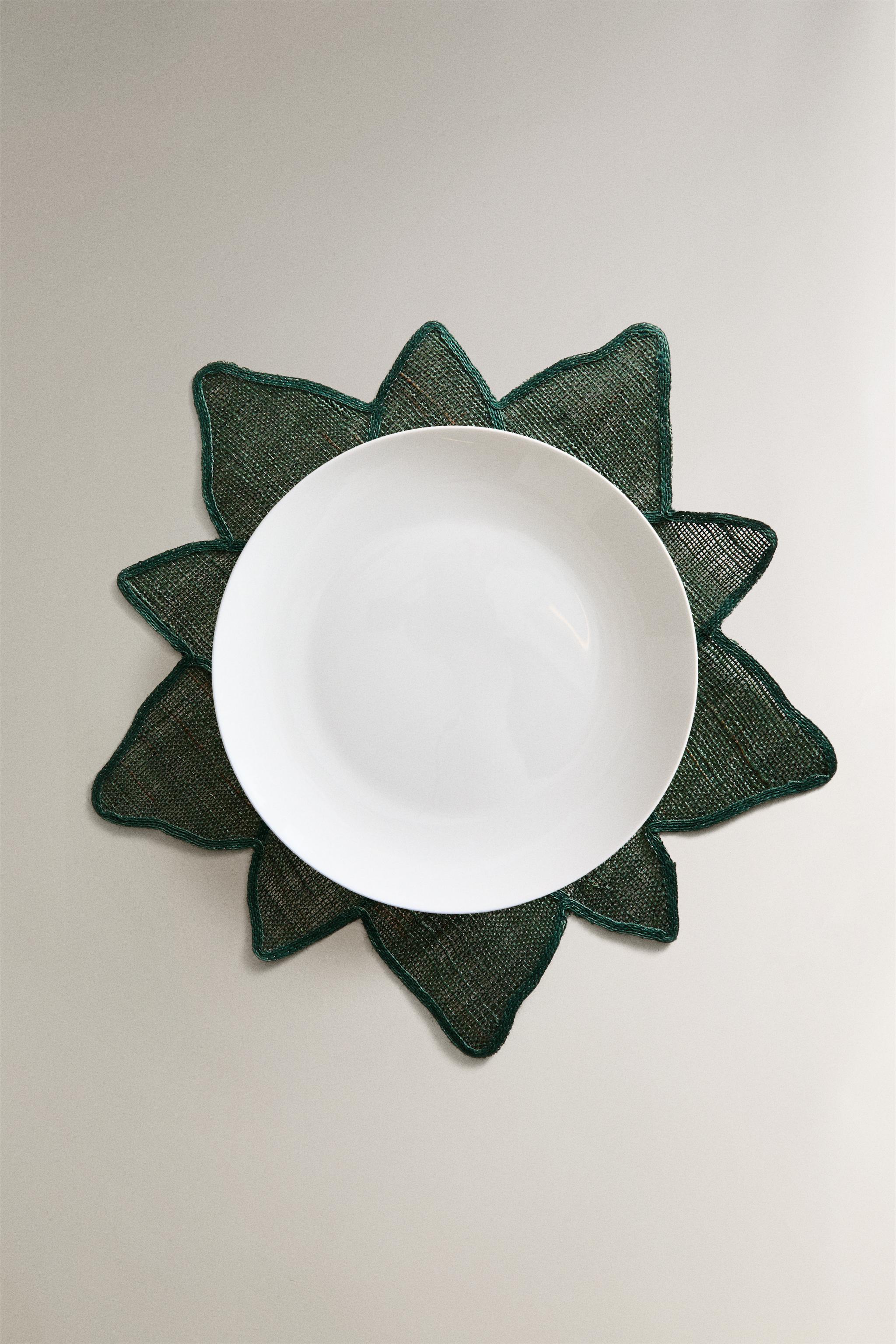 POINSETTIA RAMIE CHRISTMAS PLACEMAT